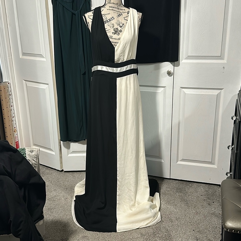 New York and Company Maxi Dress